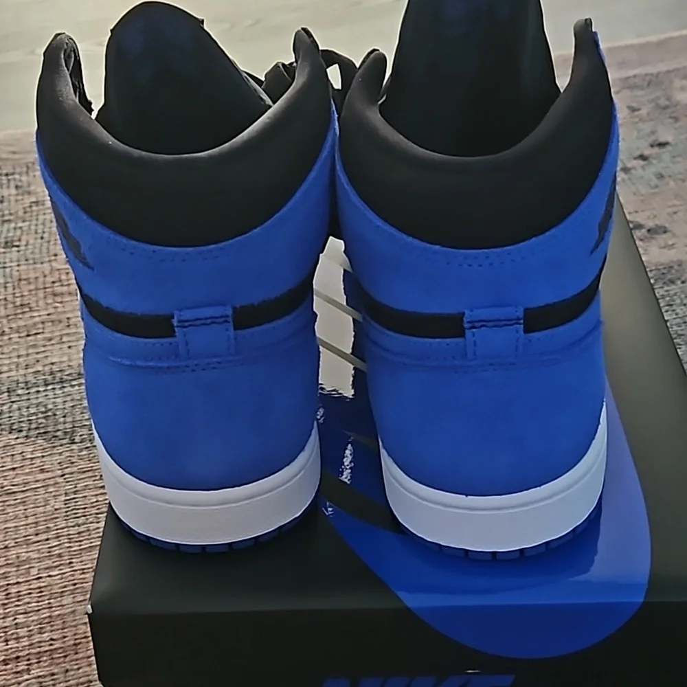 Dead Stock Air Jordan 1 Retro High OG  Royal Reimagined DZ5485 042 Size 8 - Picture 6 of 10